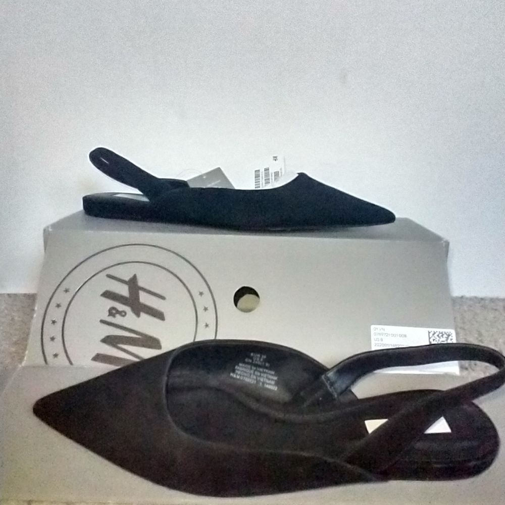 H&M New in Box genuine suede pointy toe flats